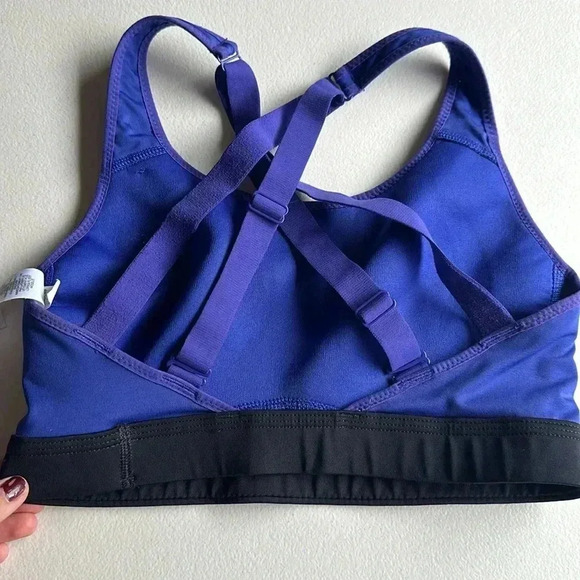 Nike - Picture 2 of 2